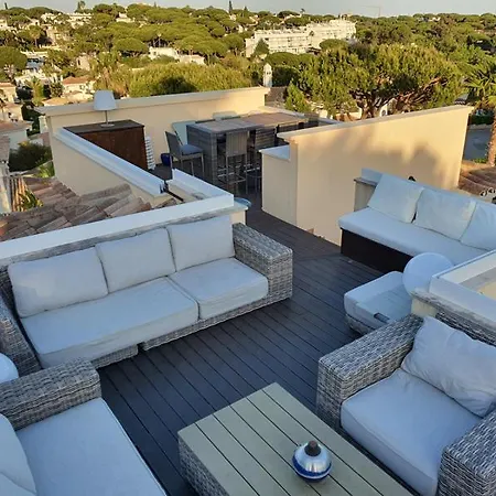 Sleeps 10 With Pool Air Con And Wifi فيلة