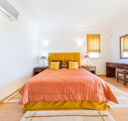 فيلة Sleeps 10 With Pool Air Con And Wifi فالي دو لوبو