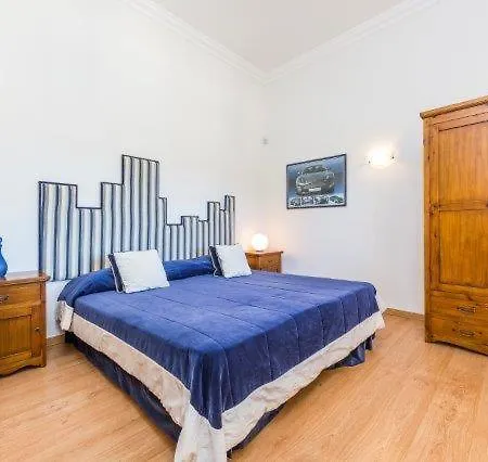 Sleeps 10 With Pool Air Con And Wifi