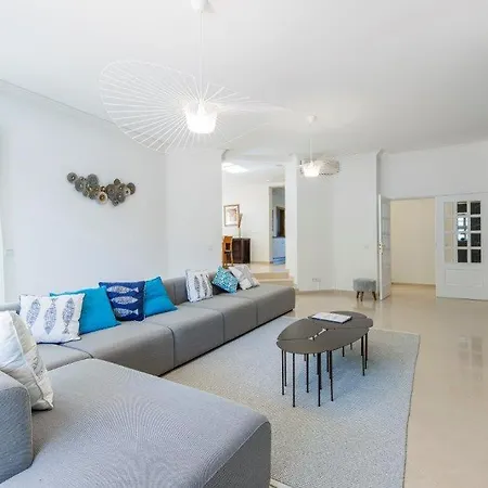 Sleeps 10 With Pool Air Con And Wifi *